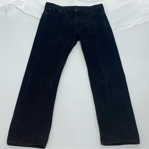 Levi’s 505 regular fit jeans men’s size 36 x 32. Black. Five pocket styling NICE
